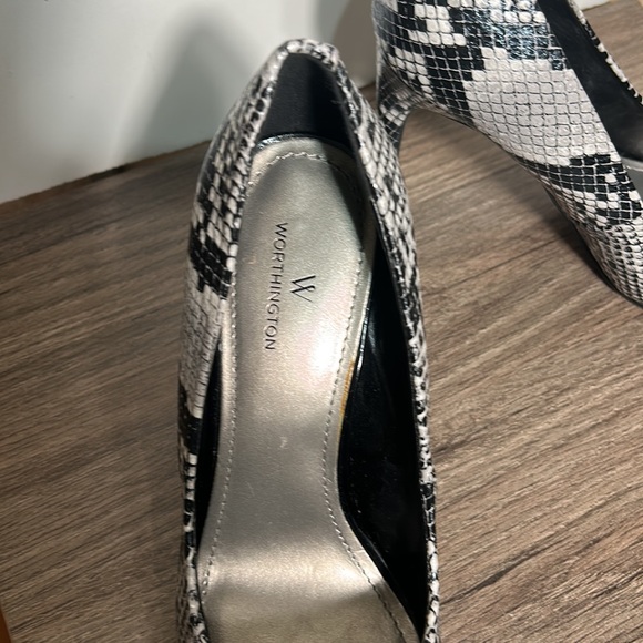 WARTHINGTON SNAK SKIN MAN MADE LEATHER HEELS POINTY TOE SHOES SIZE 7.5 - Picture 5 of 6